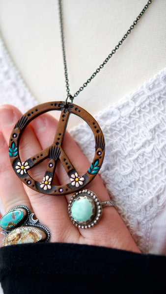 Daisy Peace Sign Necklace!