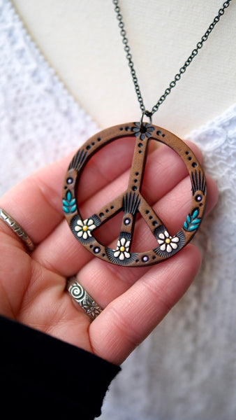 Daisy Peace Sign Necklace!